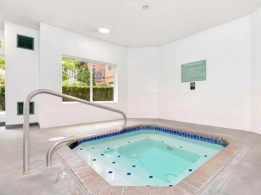 Penthouse Suite Downtown, Top Floor 4 Beds, 2Baths シアトル エクステリア 写真